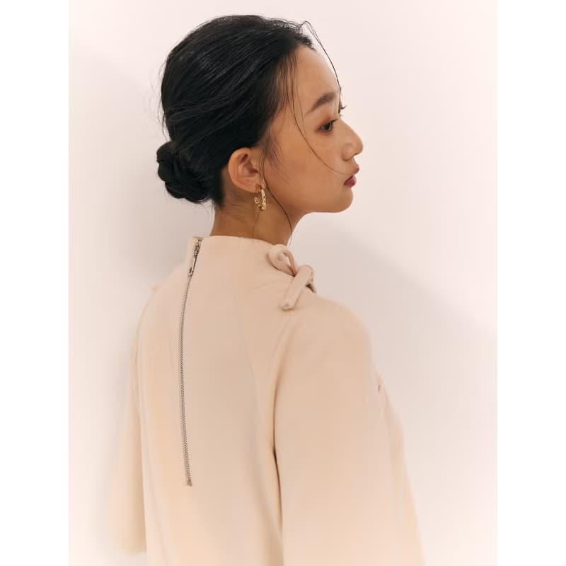 雙綁帶小高領洋裝 /奶油杏仁白