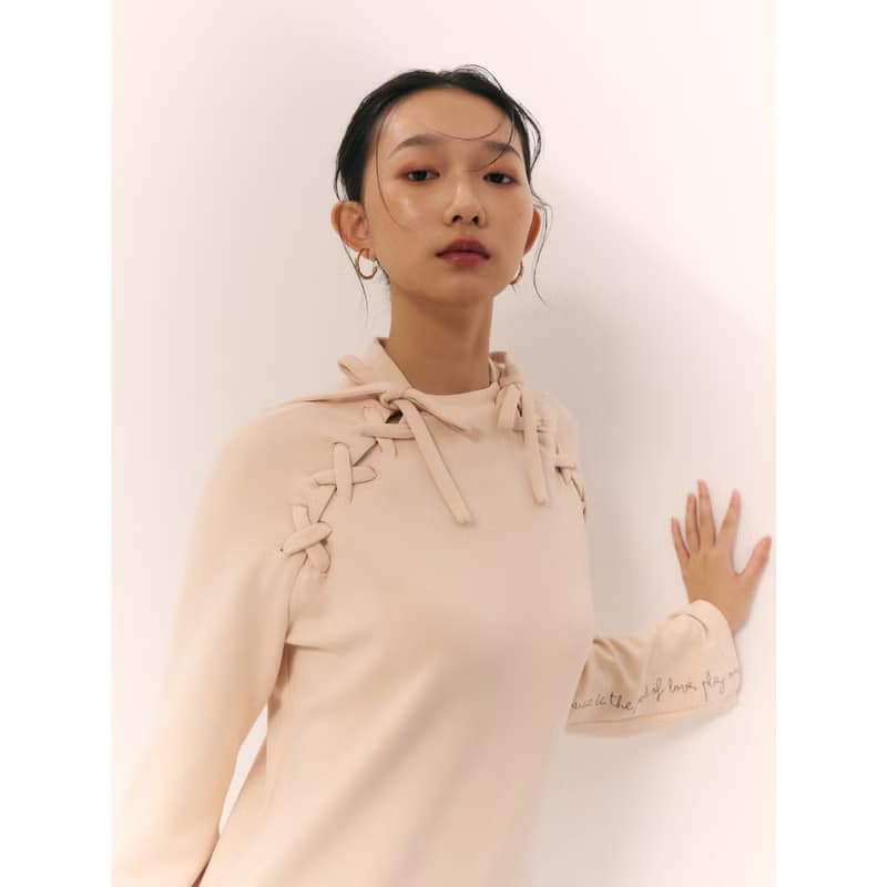 雙綁帶小高領洋裝 /奶油杏仁白