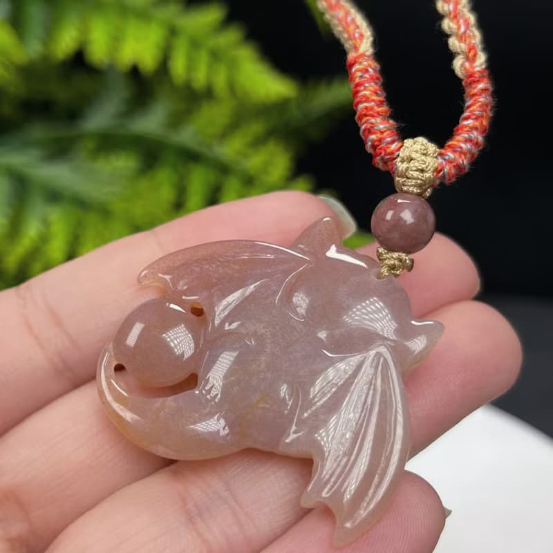 高品質珊瑚玉吊墜高冰玉化果凍體手雕萌板蝙蝠福從天降福在眼前