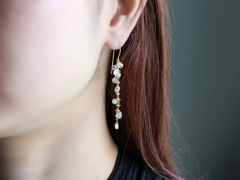 14kgf-moonstone & crystal line pierced earrings/can change to clip-on
