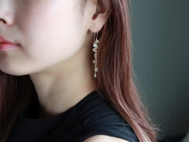 14kgf-moonstone & crystal line pierced earrings/can change to clip-on