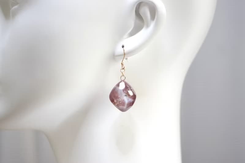 レジンアート　鉱物ピアス・一口チョコレート