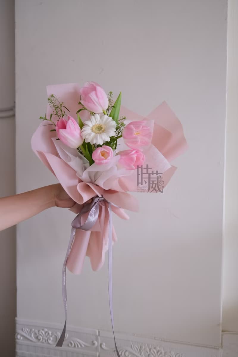 粉色鬱金香 白太陽 鮮花花束/限台中地區