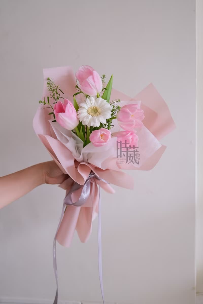 粉色鬱金香 白太陽 鮮花花束/限台中地區