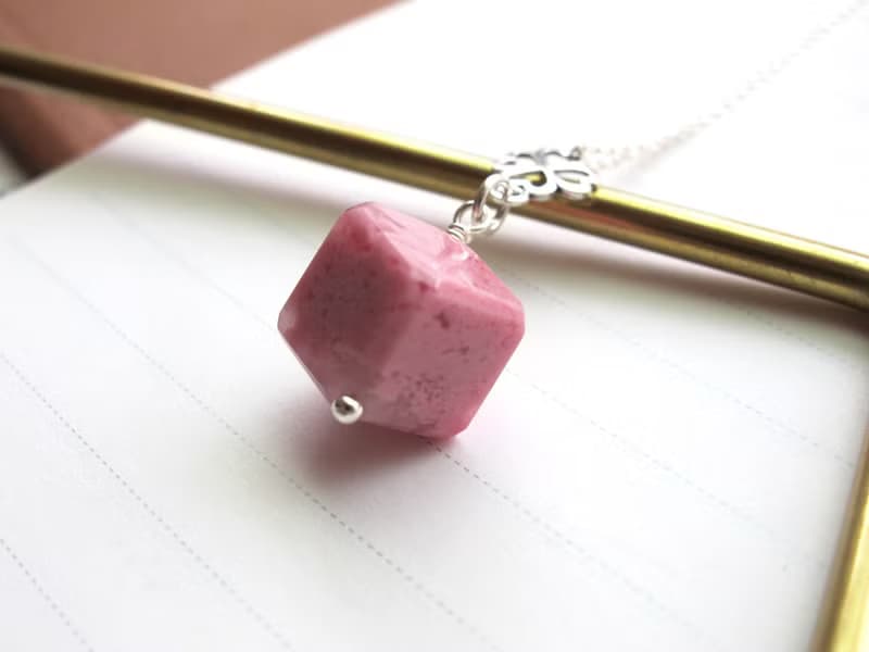 薔薇輝石 925純銀【幸運的薔薇】立體造型天然石項鍊款 加強心輪