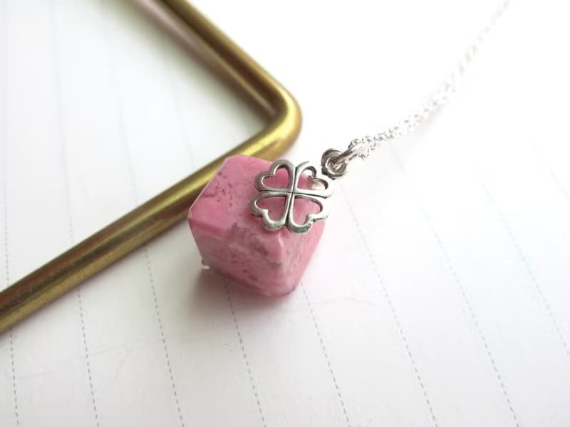 薔薇輝石 925純銀【幸運的薔薇】立體造型天然石項鍊款 加強心輪