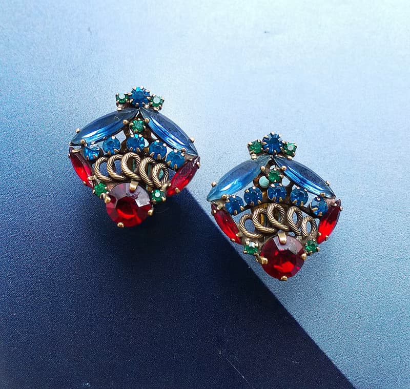 Vintage Jewelry 西洋古董飾品 WEISS 藍紅調 優雅萊茵 夾式耳環