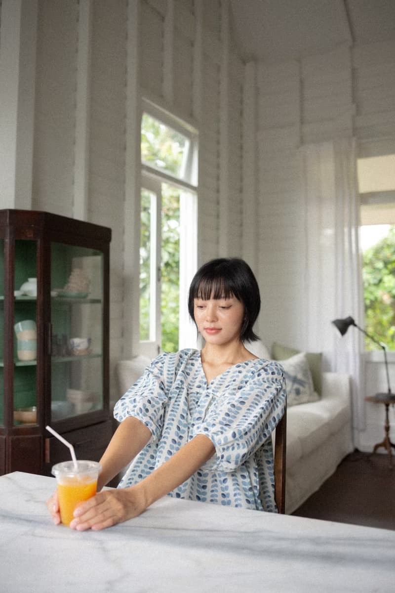 Mulmul mini leaf gathered blouse