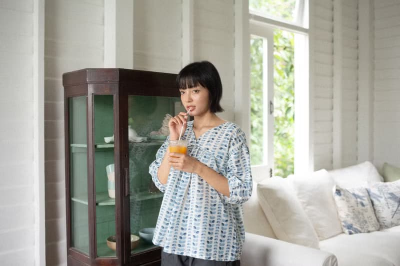 Mulmul mini leaf gathered blouse