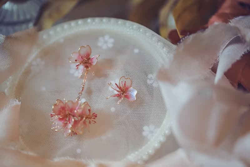 舞櫻 櫻花花球垂墜式水晶花樹脂 不對稱樹脂耳環 可改耳針耳夾