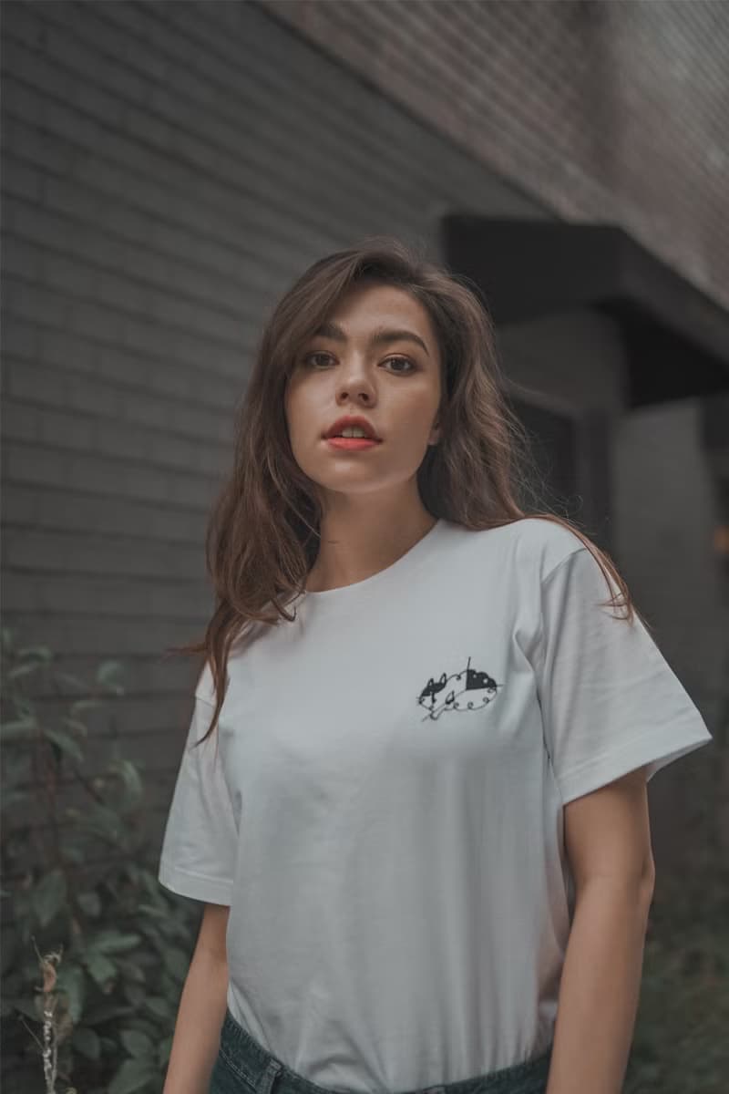Corner cat  / 寬版 上衣  刺繡 T-SHIRT