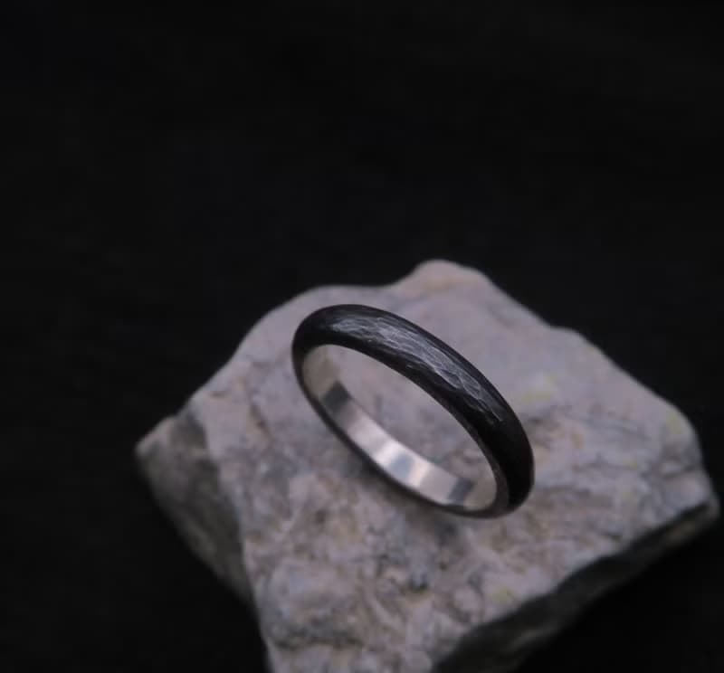 沙丘 純銀鍛敲戒指 - 圓弧中性款(寬約3mm 厚約2mm) 硫化染黑