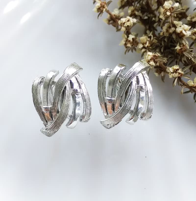 Vintage Jewelry 西洋古董飾品 STAR 銀色調 簍空幾何 栓式耳環