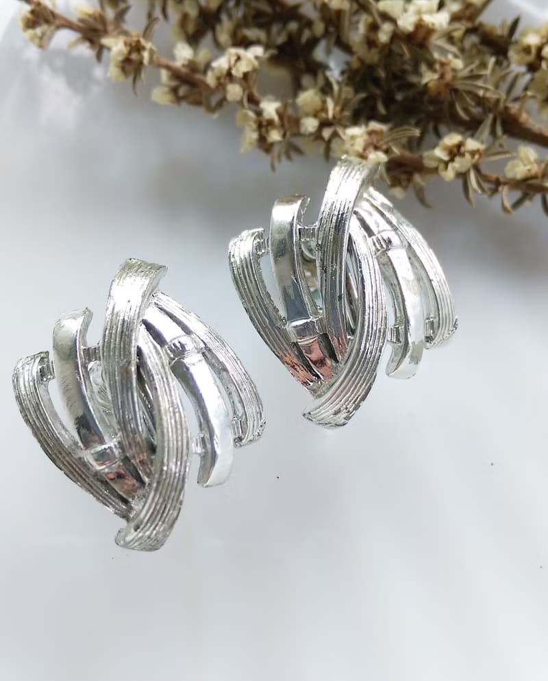 Vintage Jewelry 西洋古董飾品 STAR 銀色調 簍空幾何 栓式耳環