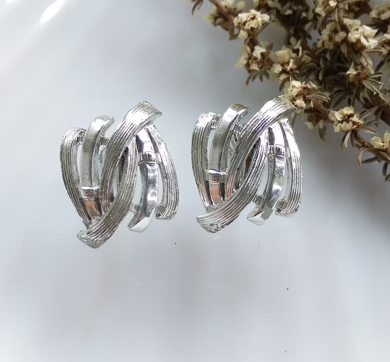 Vintage Jewelry 西洋古董飾品 STAR 銀色調 簍空幾何 栓式耳環