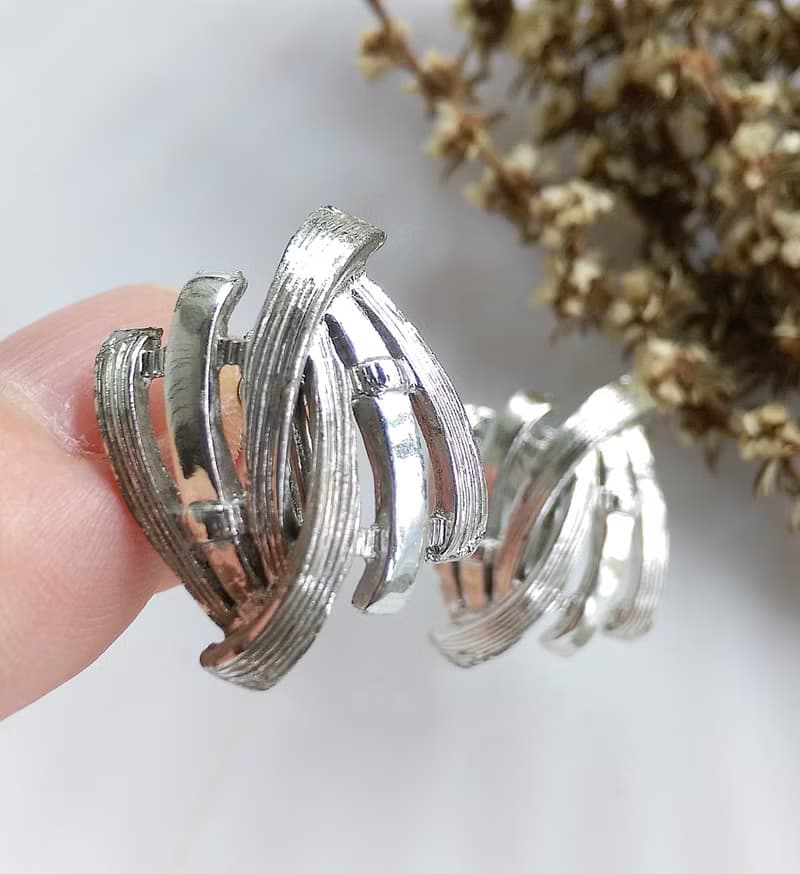 Vintage Jewelry 西洋古董飾品 STAR 銀色調 簍空幾何 栓式耳環