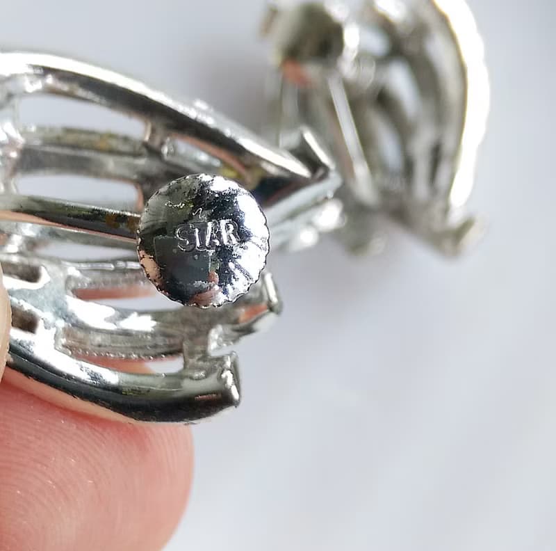 Vintage Jewelry 西洋古董飾品 STAR 銀色調 簍空幾何 栓式耳環