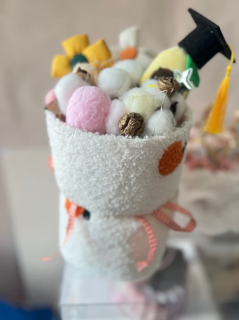 現貨秒出 棉花糖畢業花束送燈串 學士帽永生花造型