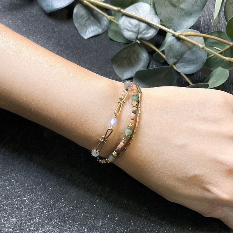 VIIART。碎花布。阿拉善水草瑪瑙黃銅手環|天然石彩玉日系手鍊