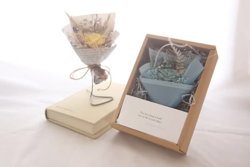 【典雅藍小花束盒】經典系列 I 乾燥花 I 永生花 I 禮物 I 精品 I