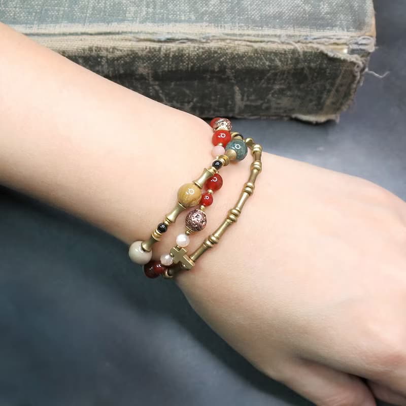 VIIART。思念。橙月光紅瑪瑙火山石黃銅手鍊 | 復古十字架念珠