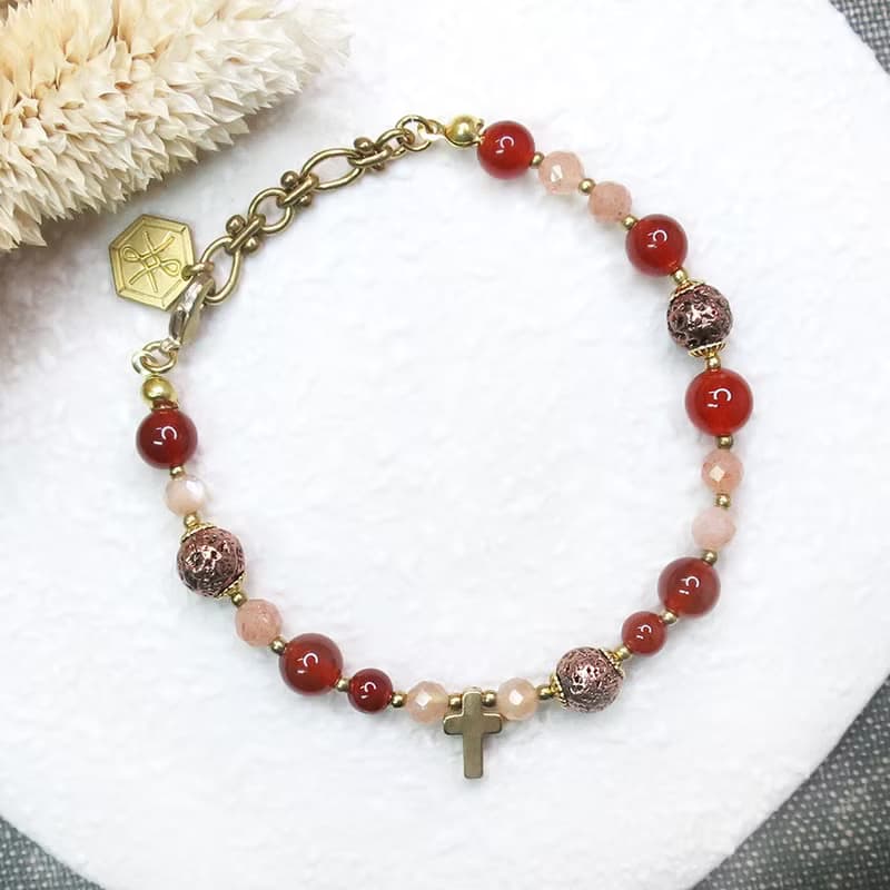 VIIART。思念。橙月光紅瑪瑙火山石黃銅手鍊 | 復古十字架念珠