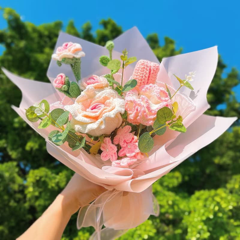 手工編織永恆擁抱花束 - 絕美鉤針白色與粉色漸變設計新奇居家擺