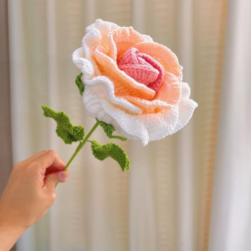 手工編織永恆擁抱花束 - 絕美鉤針白色與粉色漸變設計新奇居家擺