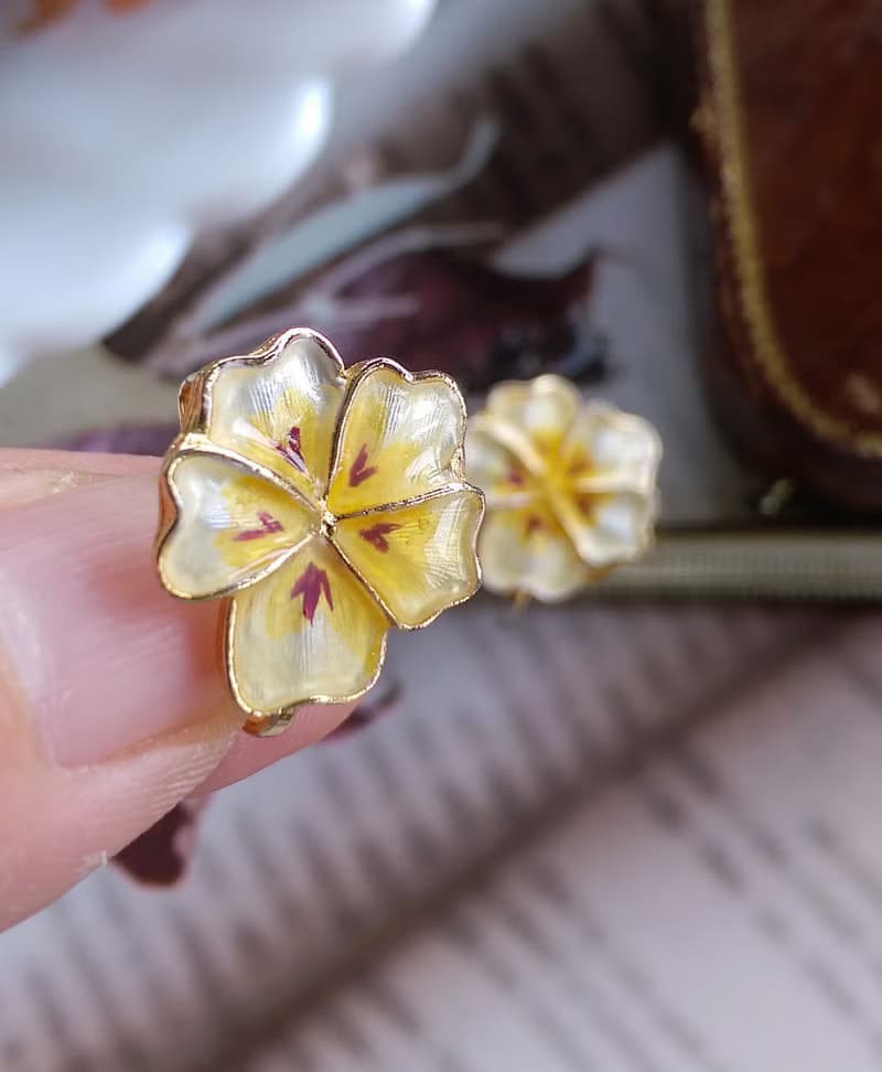 Vintage Jewelry 西洋古董飾品 堇花  花卉 小巧 優美 針式耳環