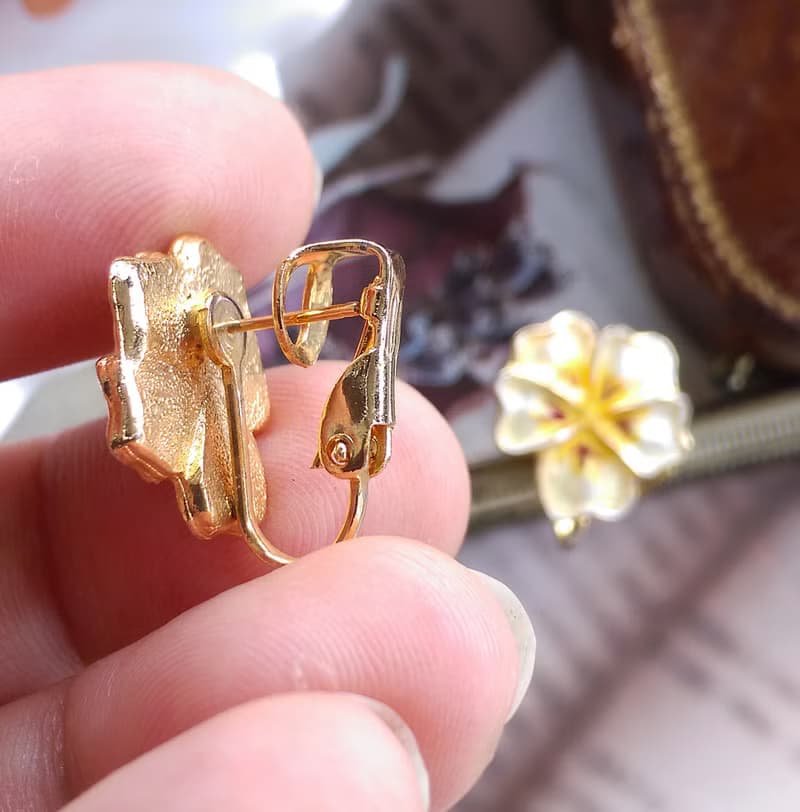 Vintage Jewelry 西洋古董飾品 堇花  花卉 小巧 優美 針式耳環
