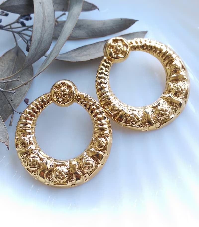 Vintage Jewelry 西洋古董飾品 金色調 浮雕 環圈 針式耳環