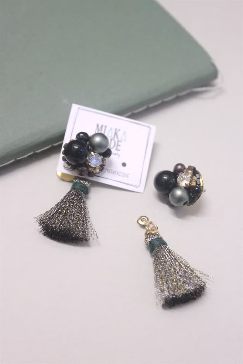 【秋冬新時尚】手工串珠 施華洛水晶 暗綠色流蘇 日本抗敏耳針 耳
