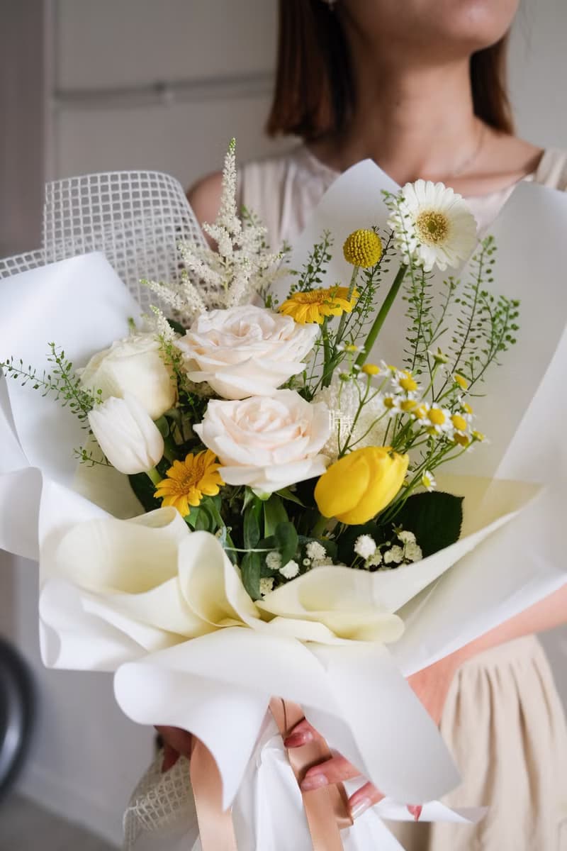 白玫瑰 鬱金香 清新黃白系 鮮花花束/限台中地區