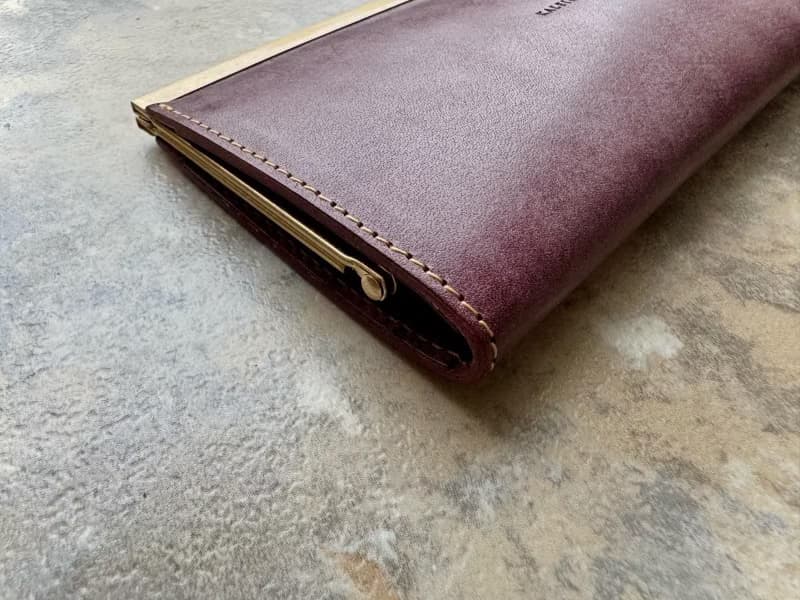 浮足口金の薄型長財布　smart プルーニャ