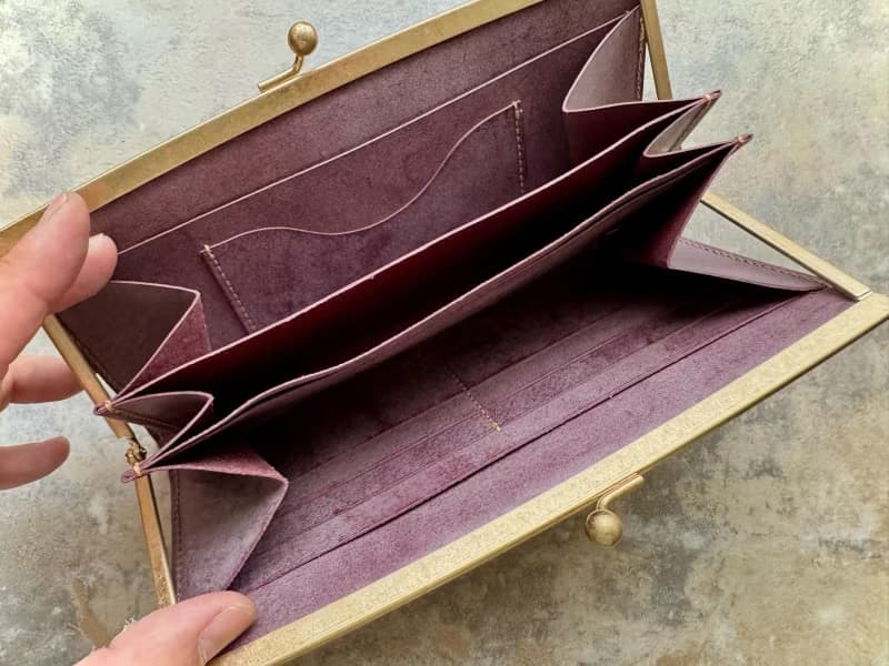 浮足口金の薄型長財布　smart プルーニャ