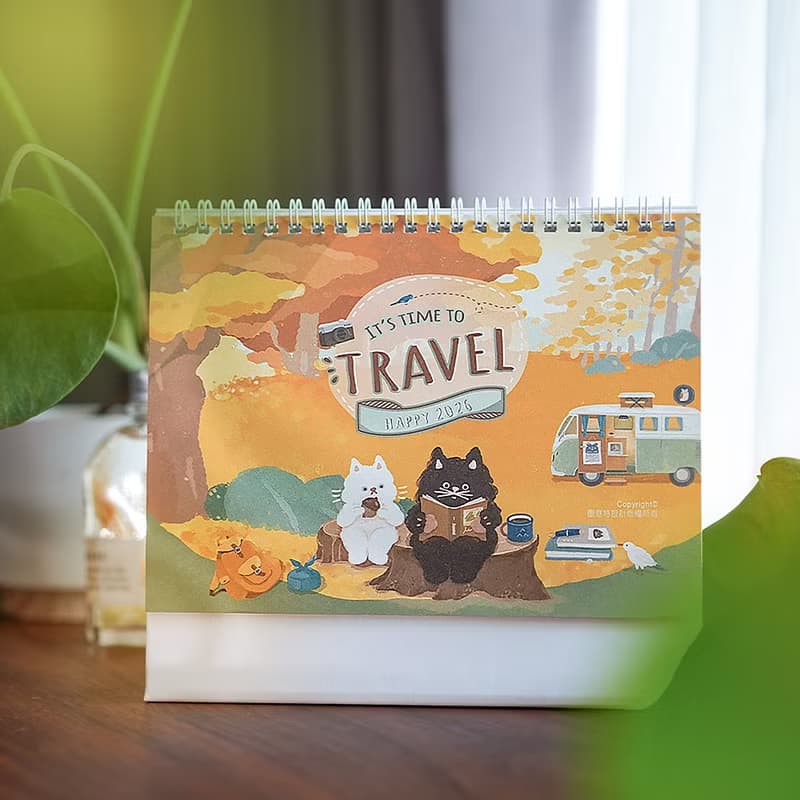 2026桌曆-貓貓旅行時光-馬年桌曆-精美盒裝-交換禮物