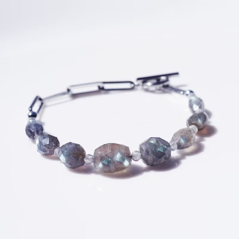 ラブラドライトとサージカルステンレスのブレスレット　不知火 しらぬい