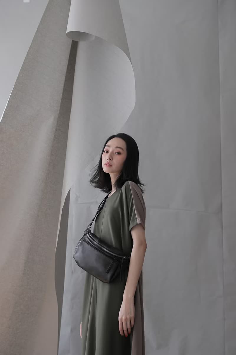 個性鉚釘  真皮隨身腰包 側背包黑