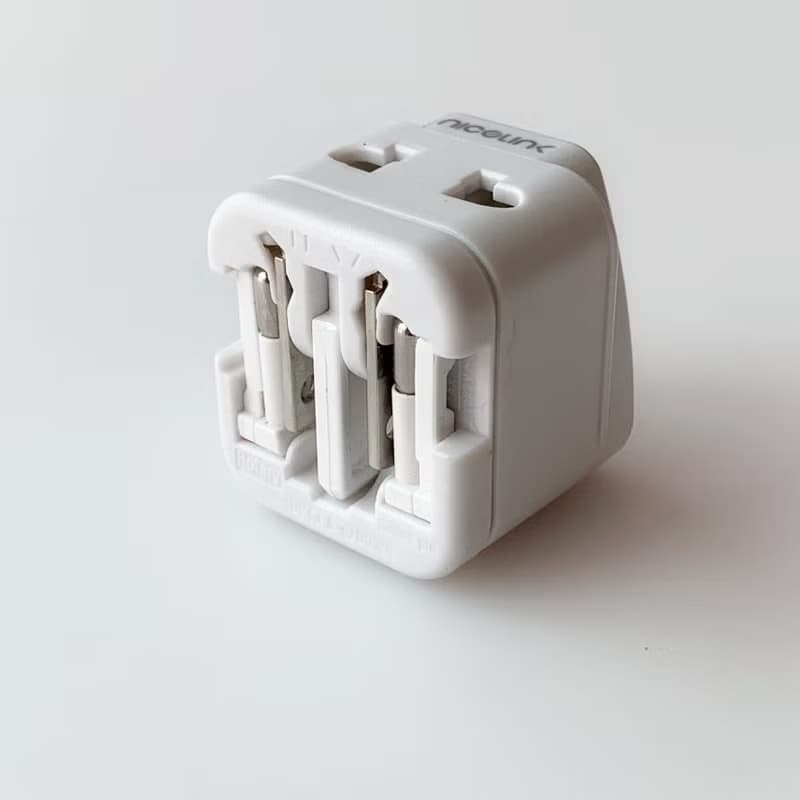 【出國一顆搞定】萬國轉接頭-全電壓