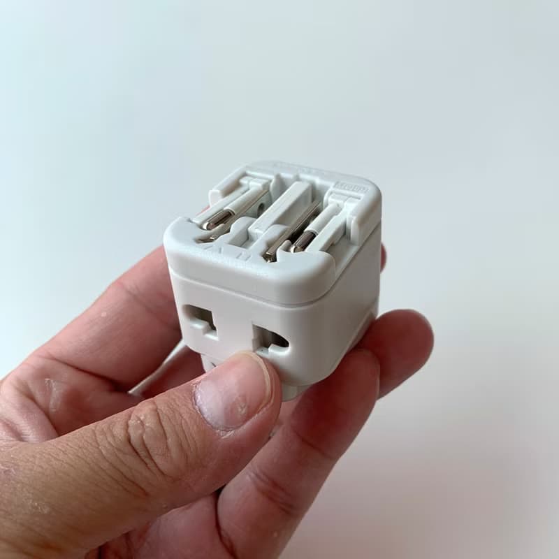 【出國一顆搞定】萬國轉接頭-全電壓