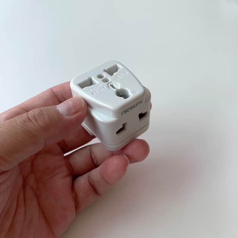 【出國一顆搞定】萬國轉接頭-全電壓