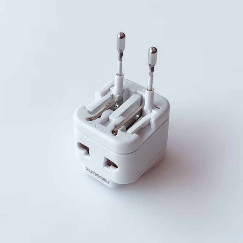 【出國一顆搞定】萬國轉接頭-全電壓