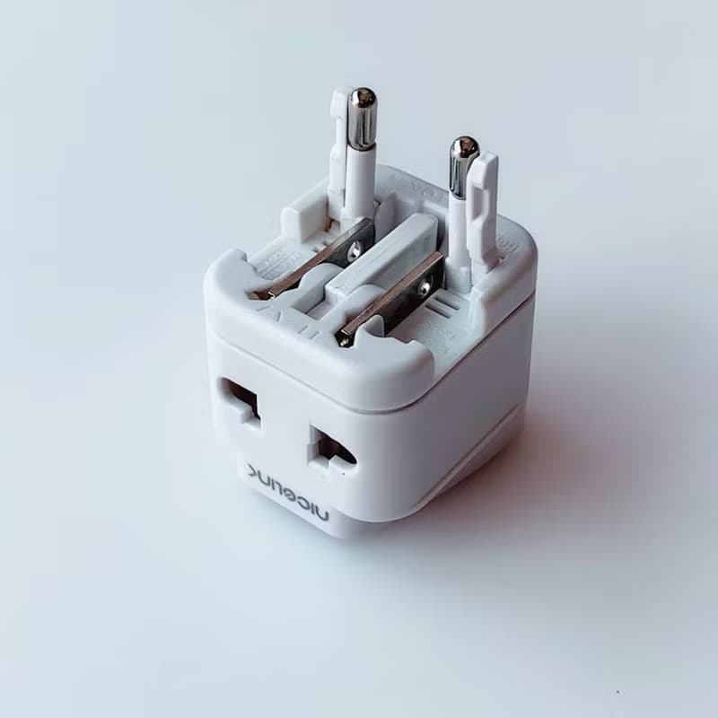 【出國一顆搞定】萬國轉接頭-全電壓