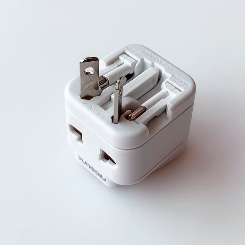 【出國一顆搞定】萬國轉接頭-全電壓