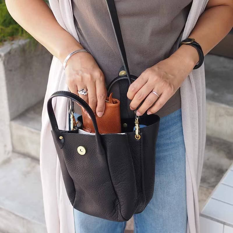 日本手作 摺邊長筒型牛皮側背/手拿包Made in Japan by CHAM