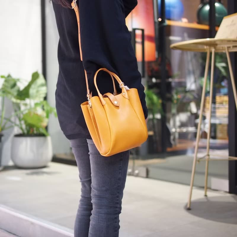 日本手作 摺邊長筒型牛皮側背/手拿包Made in Japan by CHAM