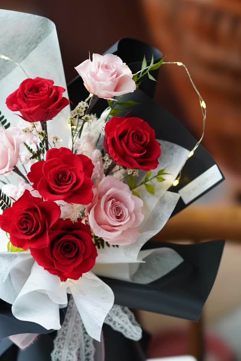 因你而完整 求婚告白 少女配色 頂級永生玫瑰花花束 韓式包裝花束