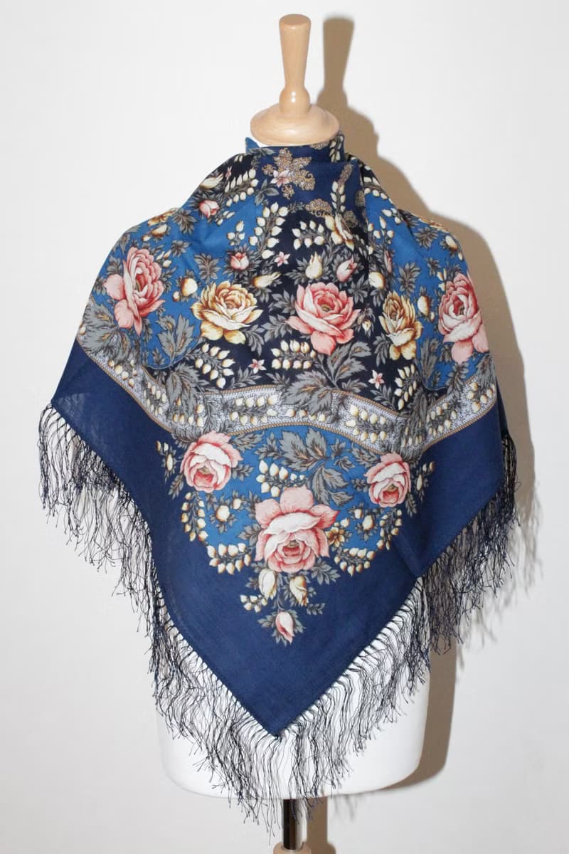 Authentic Pavlovo Posad Russian Shawl Scarf Soft 100% Wool 89x89 cm 1808-14