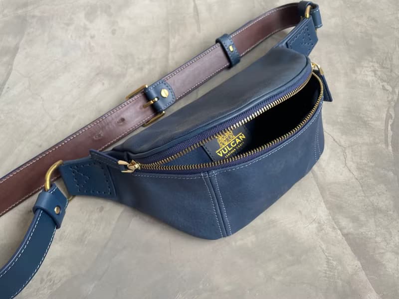 Vulcan Sling bag 胸包 腰包  現貨 義大利摔紋植鞣牛皮 海軍藍 S