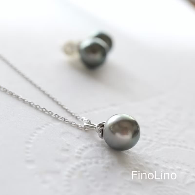 Knot タヒチパール黒蝶真珠のシルバー製ペンダントネックレス
